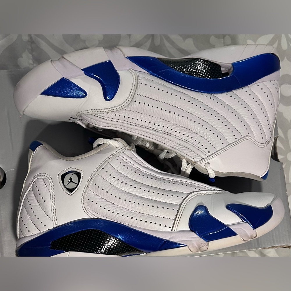 💙🤍💙LIGHT WEAR JORDAN 14 OG HYPER ROYAL VERY GOOD CONDITION AMAZING SHOE💙🤍💙
